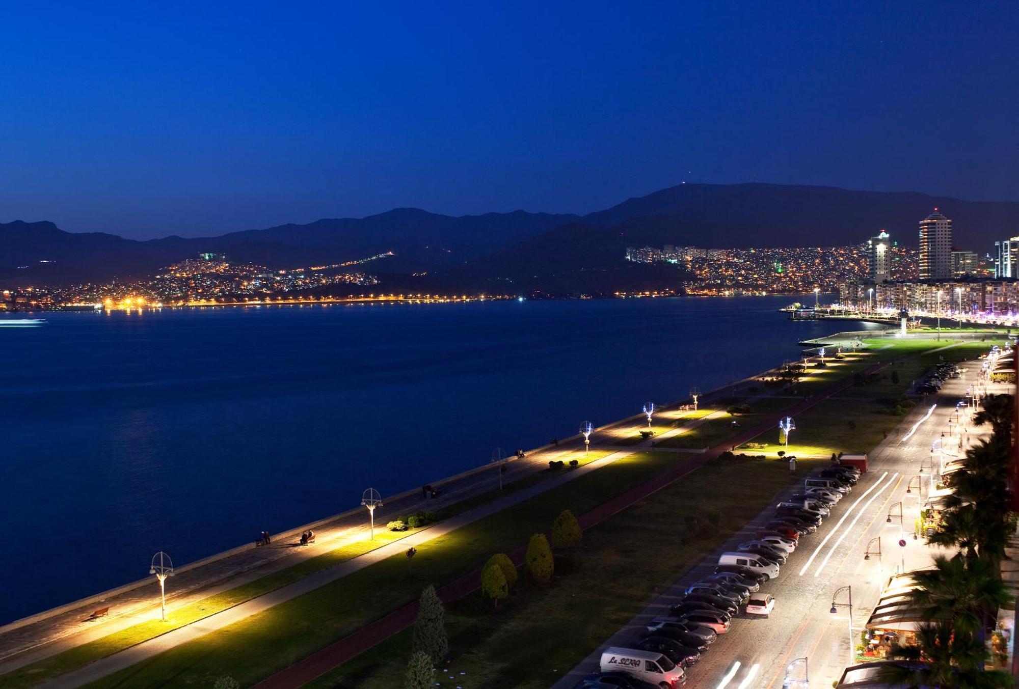Izmir Palas Hotel Esterno foto